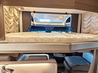 Husbil-halvintegrerad Kabe Novum 750 LGB 25 av 28
