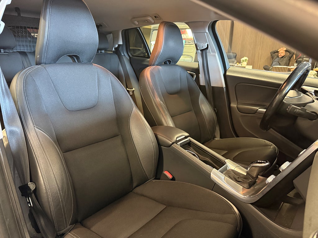 Volvo V60 2015 - miniatyr 21