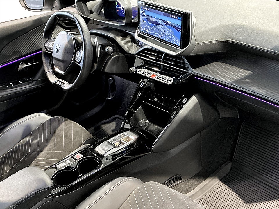Bild på Peugeot 2008 GT Hybrid 145hk Aut B-KAMERA CARPLAY