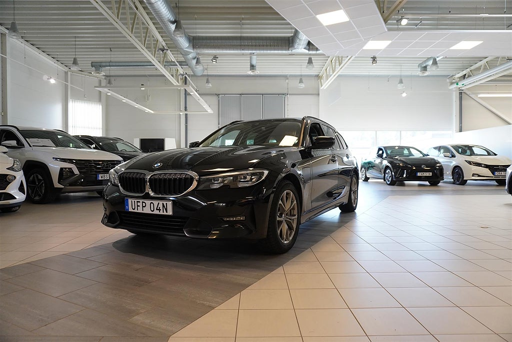 BMW 330 e xDrive Touring Sport Line Drag Aktiv Fart HiFi | Ränta 3,95%