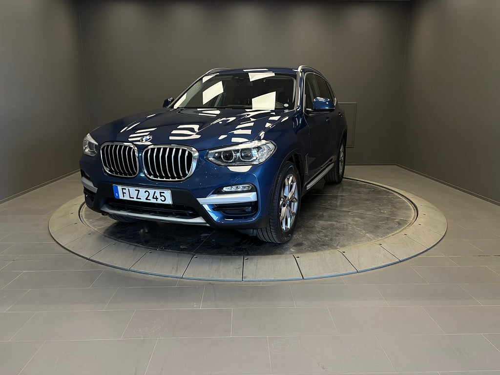 BMW X3 xDrive20d X Line Panorama Drag HK Värmare
