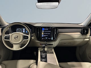 Volvo XC60 D4 AWD Aut Inscription Drag Cockpit Värmare Skinn S&V – bild 8
