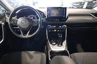 SUV Toyota RAV4 14 av 28