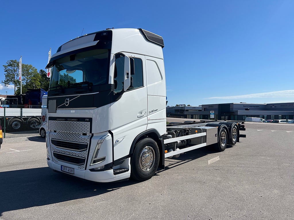 Volvo FH13 540 6x2 Containerede / Lösflaksbil, I-See