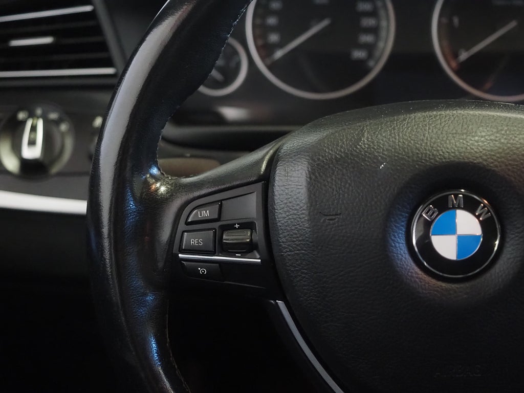 BMW 520d xDrive 190hk Touring Steptronic |Drag|D-värm|Skinn| 2016