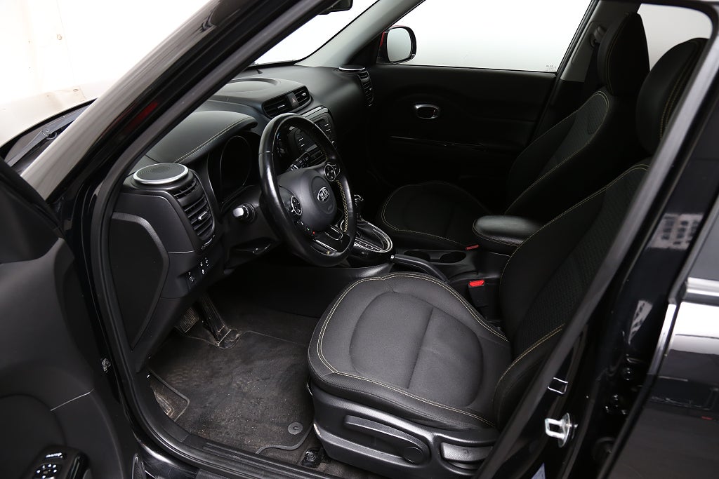 Kia Soul 1,6 CRDi 136hk GLS Aut Kamera Motorv Dragkrok 2016