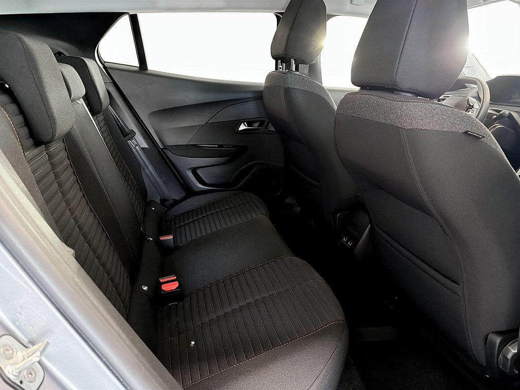 Bild på Peugeot E-2008 Active 136hk Aut - CARPLAY, P-SENSORER