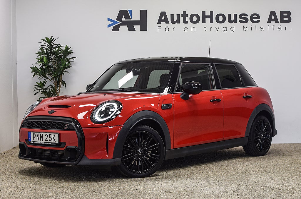 MINI Cooper S 5-dörrars Backkamera CarPlay Harman Kardon 4,99%