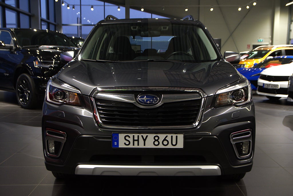 Subaru Forester e-Boxer Base Drag B-kamera Carplay