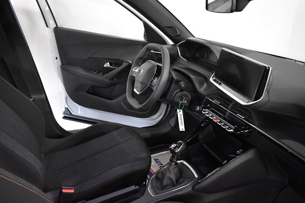 Peugeot 2008 1.2 PureTech 100 Manuell, 100hk, 2025