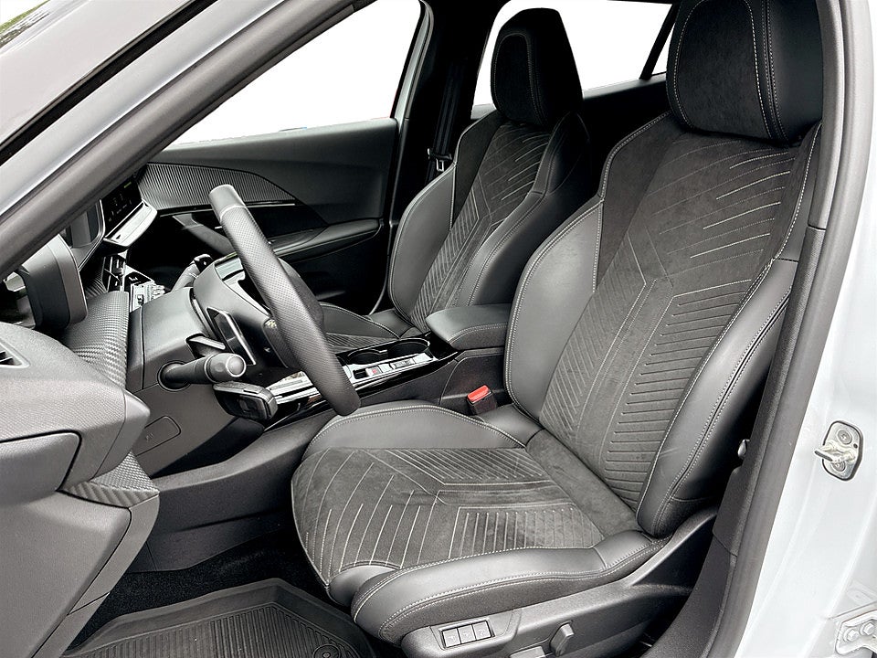 Bild på Peugeot 2008 GT 1.2 PT 130hk Aut B-KAMERA CARPLAY