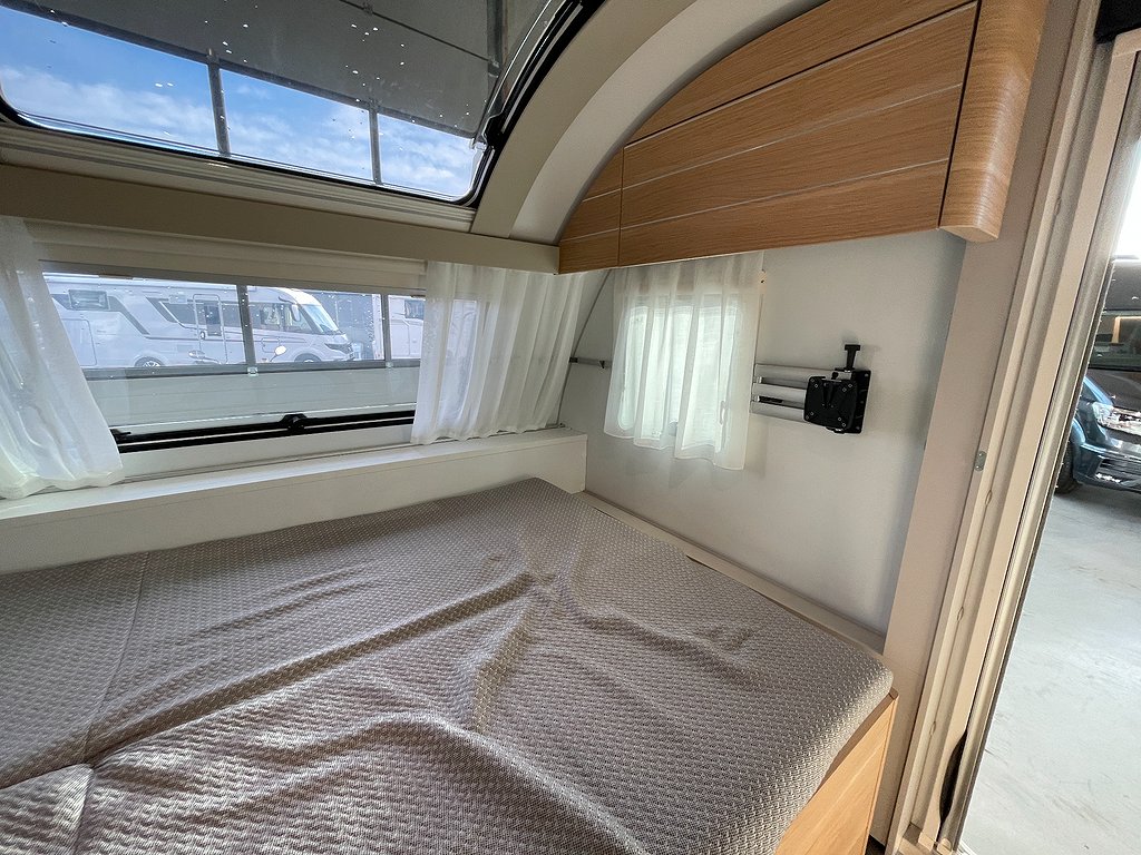 Adria Adora 573PT / Mover / AC / Barnkammare / Markis /  - Adria
