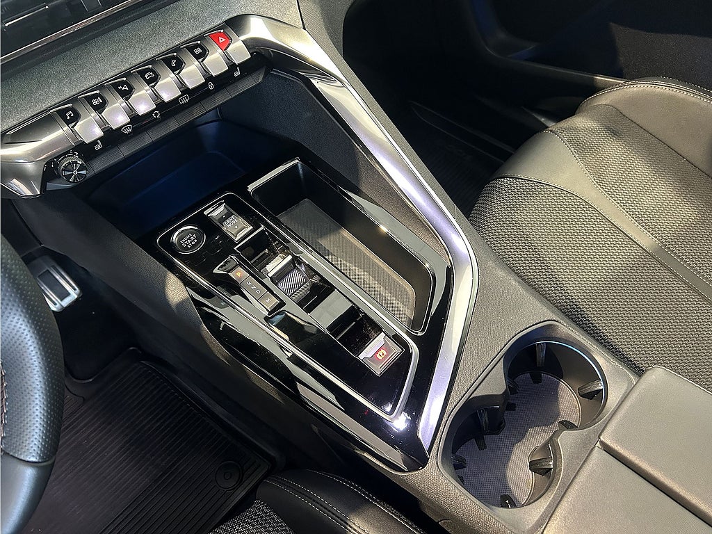 Bild på Peugeot 3008 GT 1.2 PT 130hk Aut - B-KAMERA, P-SENSORER