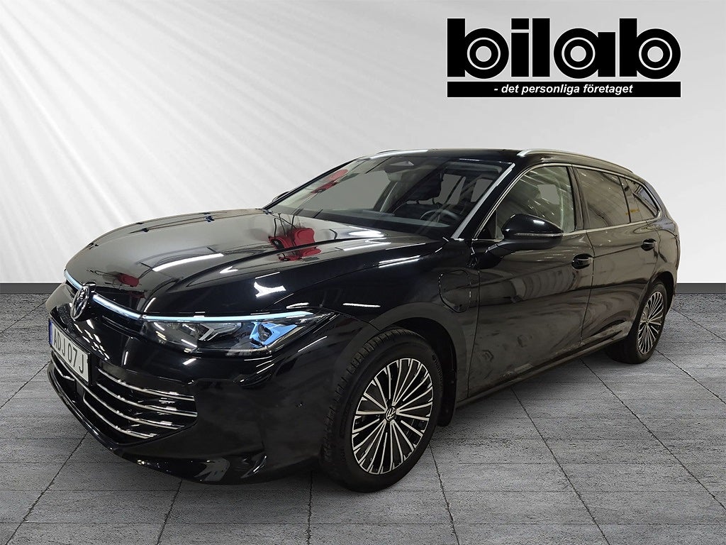 Volkswagen Passat ELEGANCE 1.5 TSI EHYBRID AUTOMAT