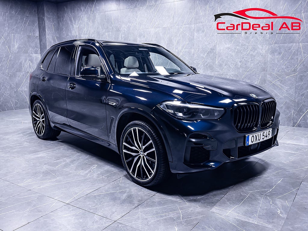 BMW X5 xDrive45e M-Sport Pano Luftfjädring HUD 360° CarPlay Display Key