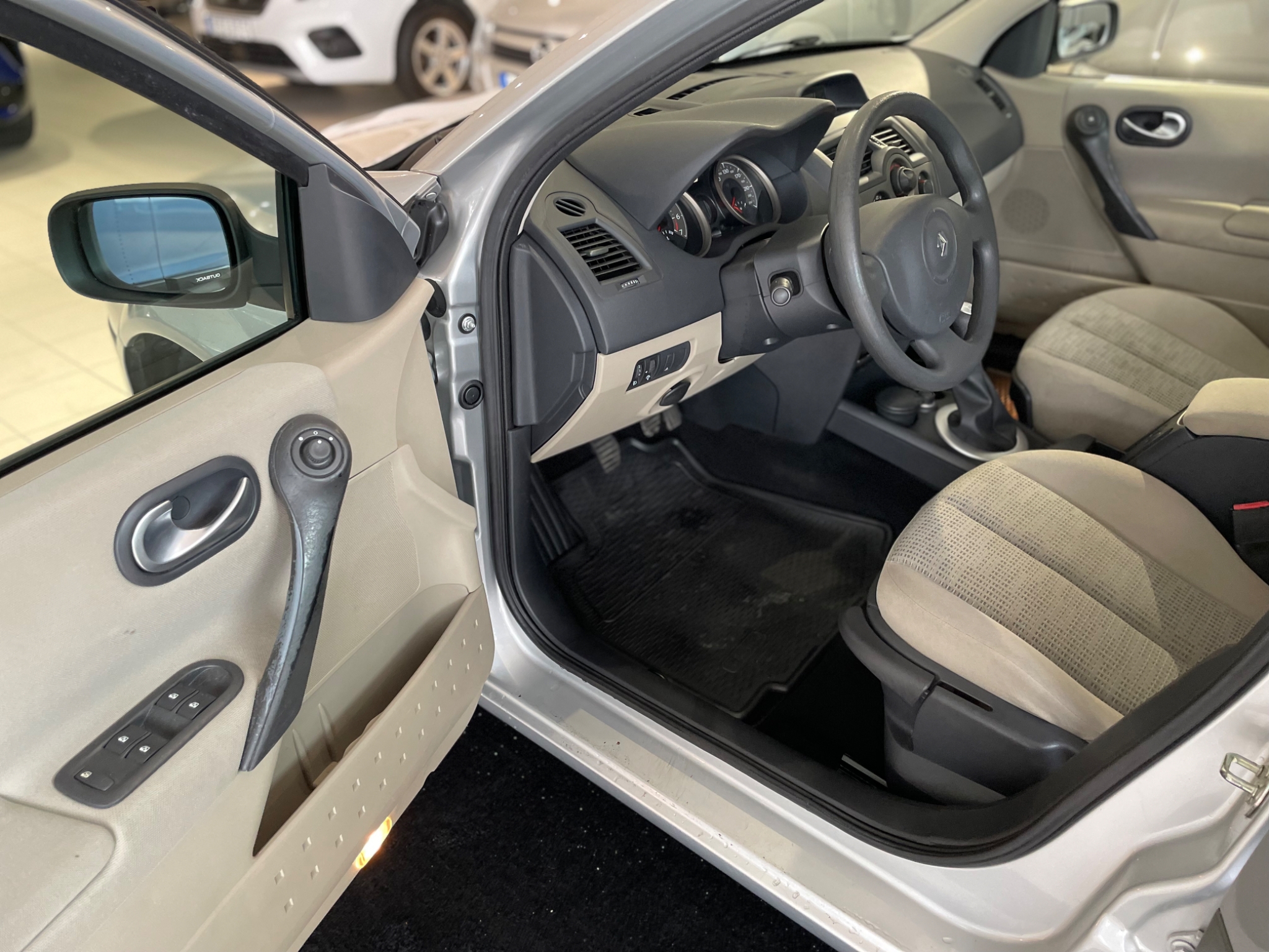 Renault Megane 5-dörrar 1.6 2006, bild 7/38