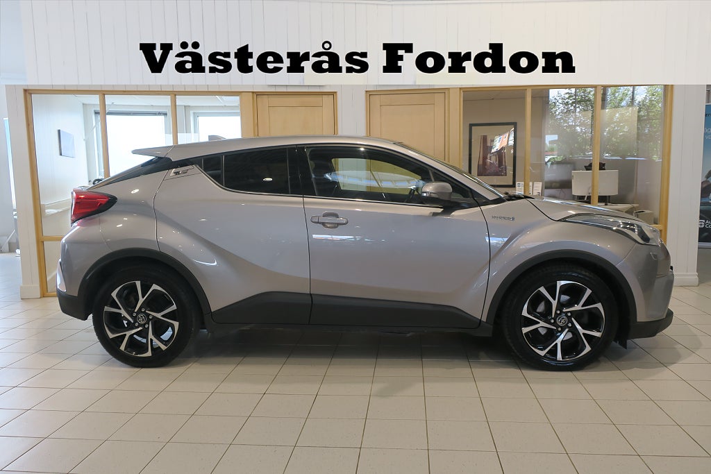 Toyota C-HR Hybrid CVT X-Edition 4.99% Drag M-Värmare Kamera 