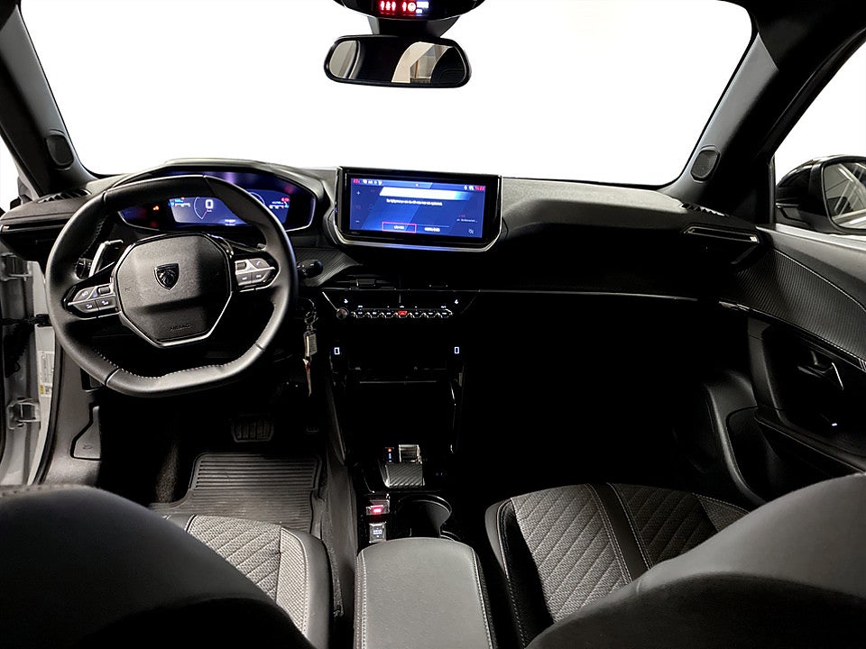 Bild på Peugeot 2008 Allure 1.2 PT 130hk B-KAMERA CARPLAY