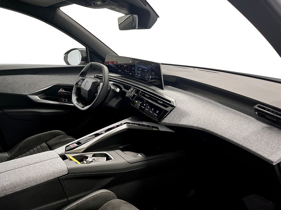 Bild på Peugeot 5008 GT Ultimate Hybrid - OMGÅENDE LEVERANS!