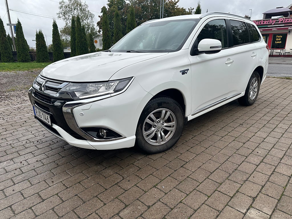 Mitsubishi Outlander PHEV CVT Fleet Edition Euro 6/, ny servad,  12 mån gara