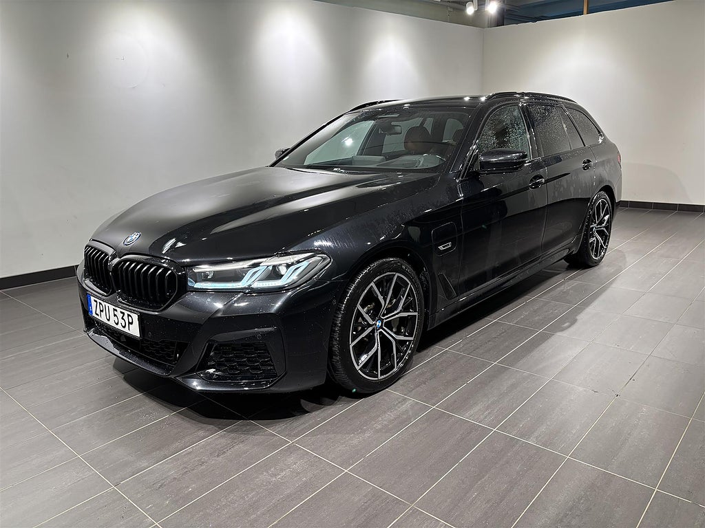 BMW 530e xDrive Touring M Sport Innovation HiFi Drag HUD PA | Ränta 1,99%