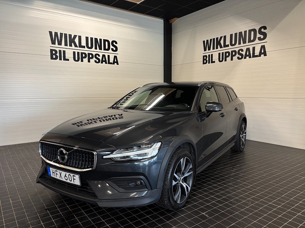 Volvo V60 Cross Country D4 AWD Geartronic Skinn Pano 360 HuD SE SPEC