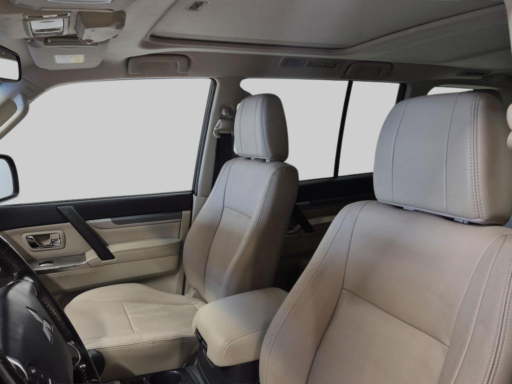 Mitsubishi Pajero 2016, bild 7/10