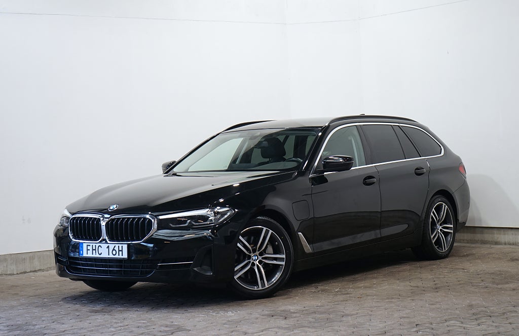 BMW 530e Touring B-kamera Läder Carplay 292hk 4.99% Ränta
