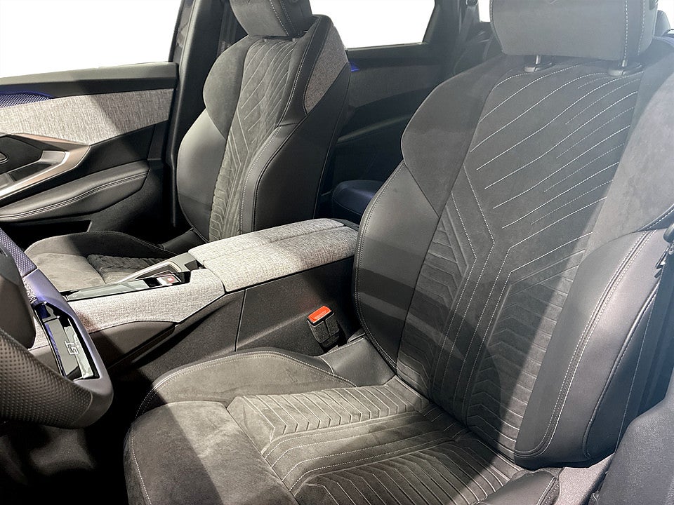 Bild på Peugeot 5008 GT Hybrid 145hk Aut B-KAMERA CARPLAY 7-SITS