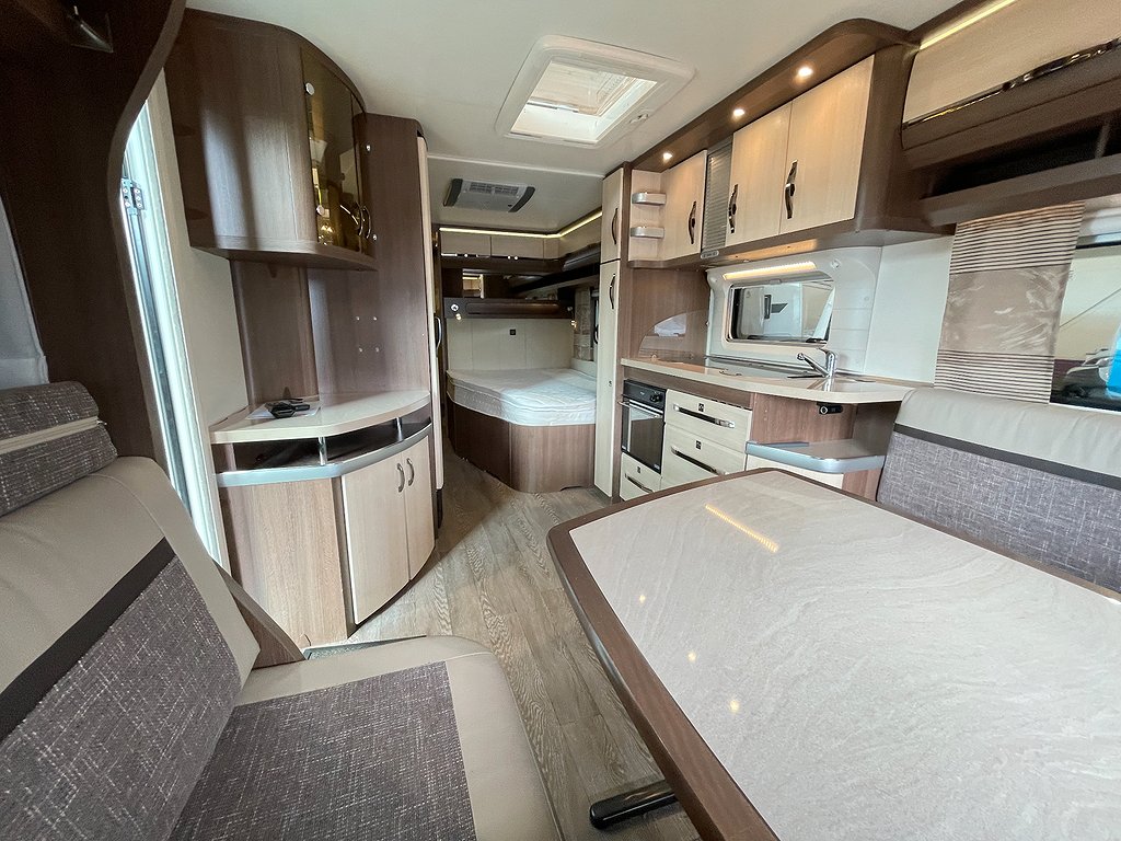 Hobby 720 Prestige KFU /ALDE/Förtält/Mover/AC/Solcell/Barnkammare - Hobby