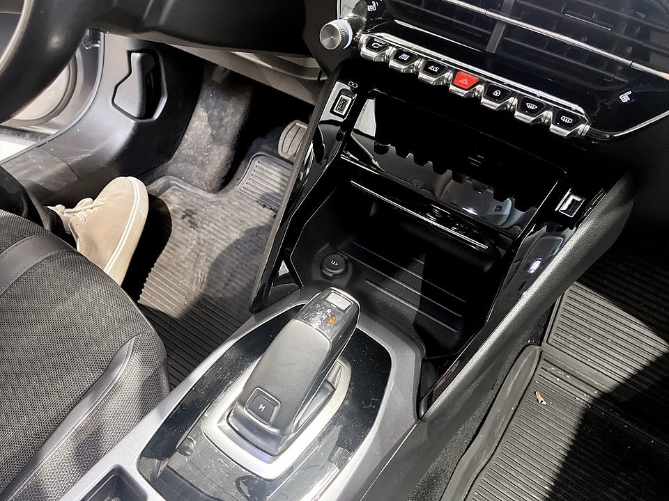 Bild på Peugeot 2008 ALLURE 1.2 PT 130hk AUT 