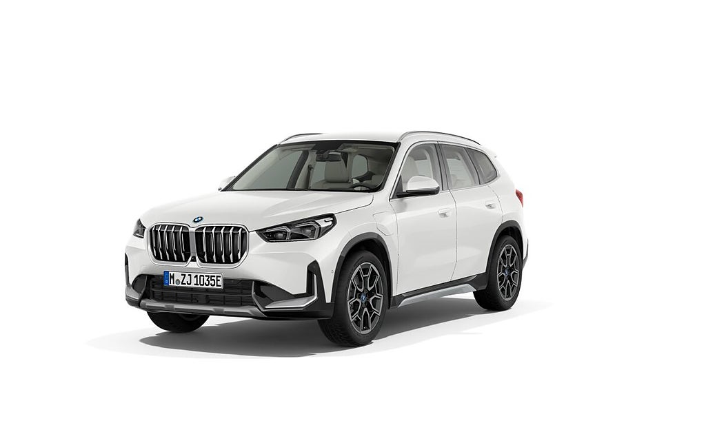 BMW X1 xDrive30e | xLine | Innovation | Massage-stolar | HK