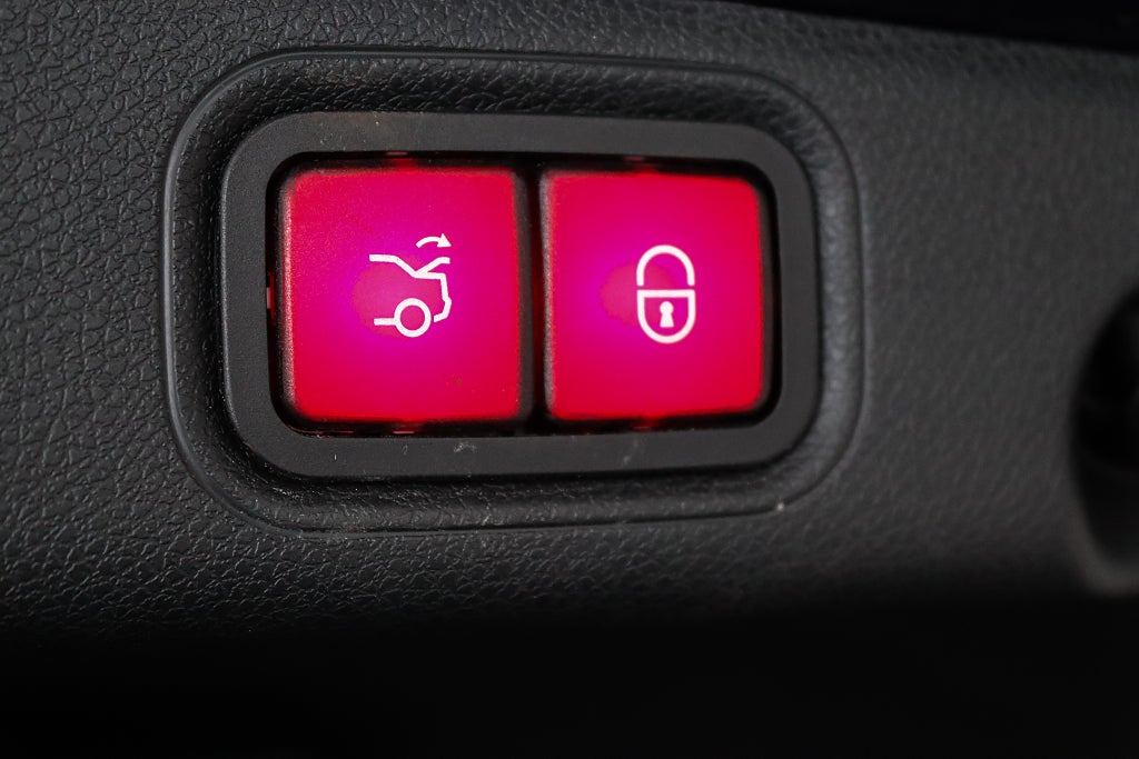 Mercedes-Benz E 300 de PLUG-IN AMG Pano Burmester 3D Widescreen Drag