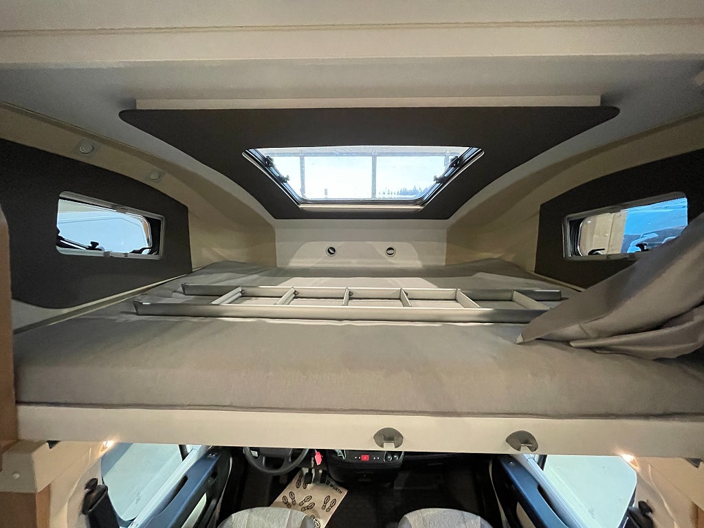 Adria Coral XL 670 SP Plus / El-patron / 5 bältad / Solcell / Dragkrok - Adria