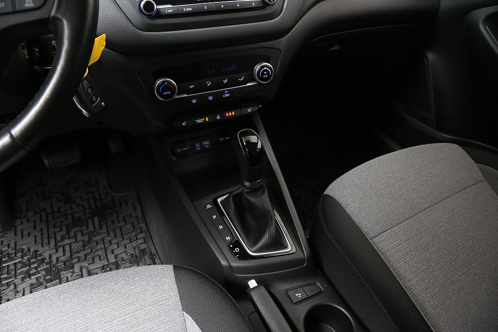 Hyundai i20 1,4 100hk Premium Automat P-sensor Bluetooth 2016