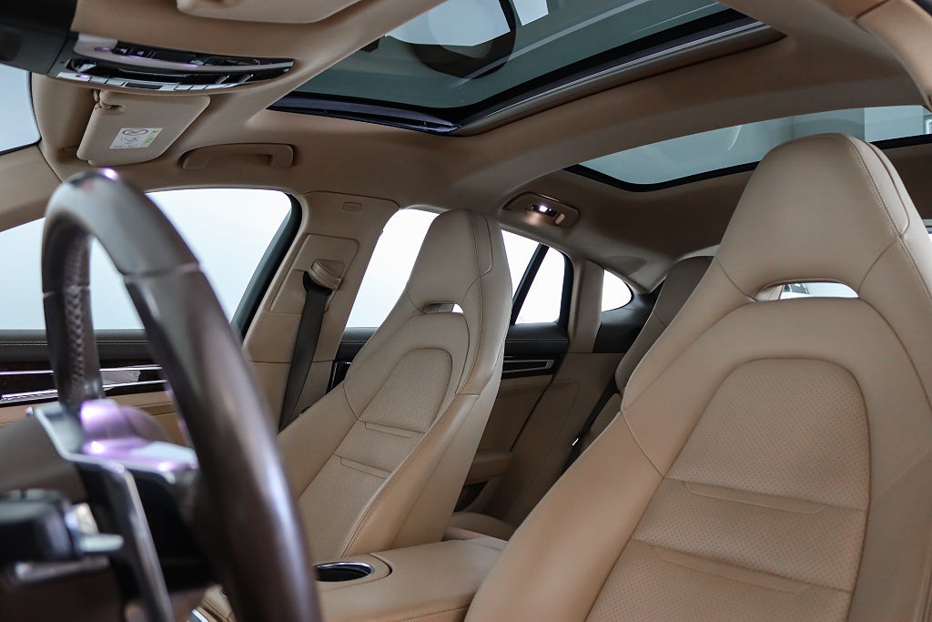 Porsche Panamera 4S PDK PASM B-kamera Pano Navi 422hk En Brukare