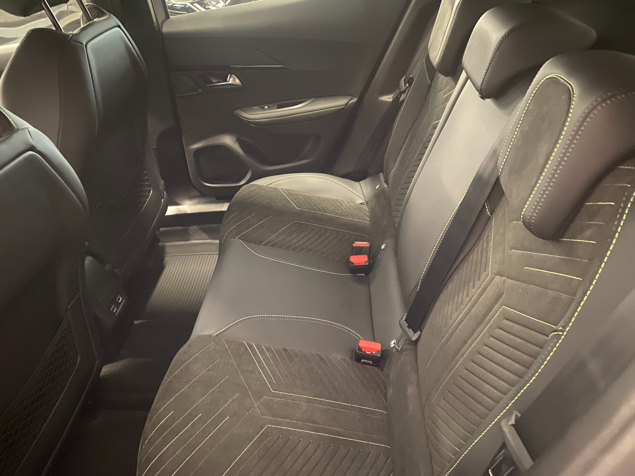 Peugeot 2008 GT Gybrid 145hk Automat 2026, bild 6/10