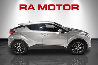 SUV Toyota C-HR 4 av 16