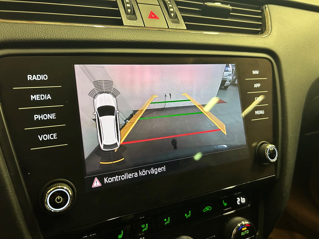 Skoda Octavia Kombi 1.5 TSI Premium Drag P-Värm Navi B-Kam 2019