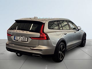 Volvo V60 Cross Country B4 AWD Geartronic Advanced NaviPro Edition S&V/Drag/VOC – bild 9