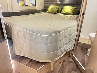 Husbil-halvintegrerad Kabe ROYAL 780 LXL 20 av 31