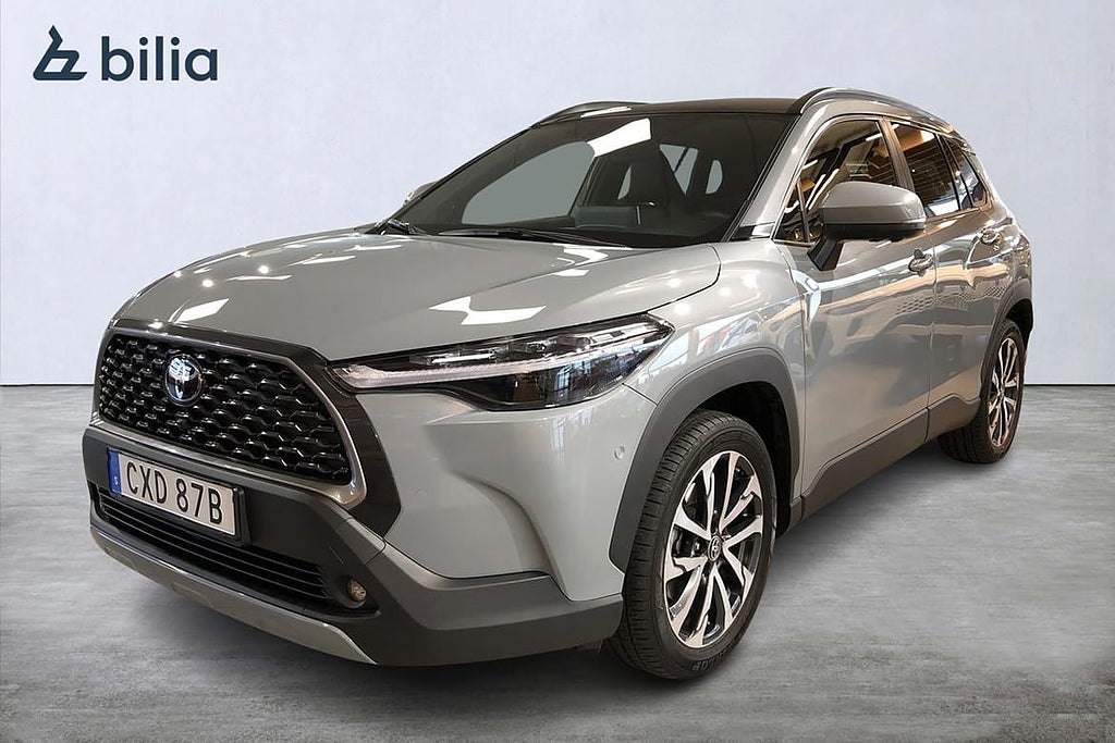 Toyota Corolla Cross 2,0 Hybrid AWD-i Executive Pano JBL...