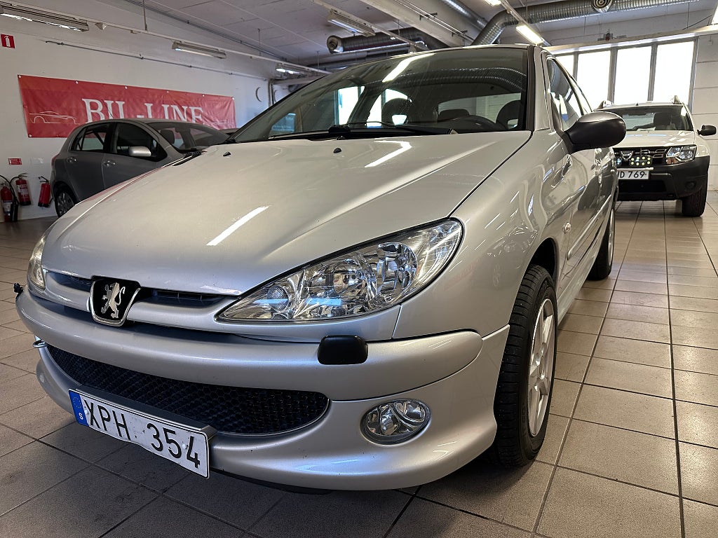 Peugeot 206 5-dörrar 1.4 XS BARA 12200 MIL NY KAMREMSSATS