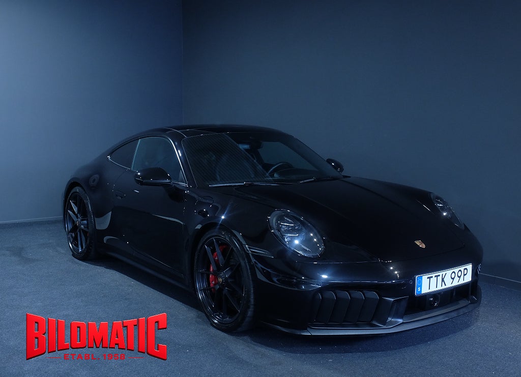 Porsche 911 Carrera 4 GTS 