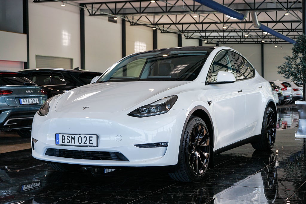 Tesla Model Y Long Range AWD 514HK Glastak Kamera Dragkrok
