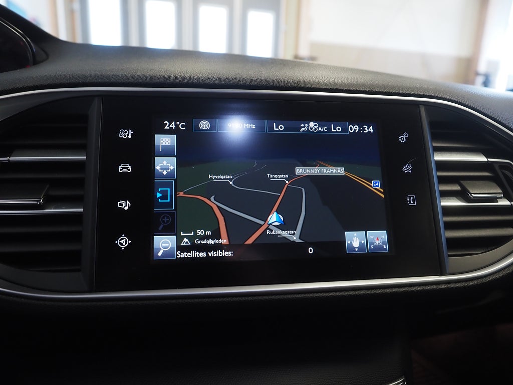 Peugeot 308 1.6 BlueHDi 120hk Automat EAT Allure P-Sensorer Navi 2017
