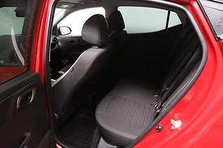 Halvkombi Hyundai i10 21 av 22