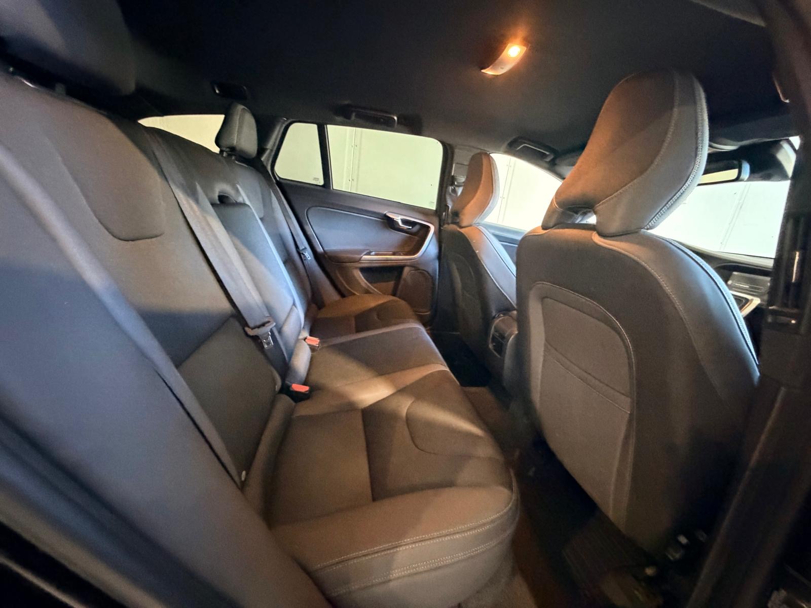 Volvo V60 D5 Momentum Euro 5 Dragkrok 2014, bild 7/39