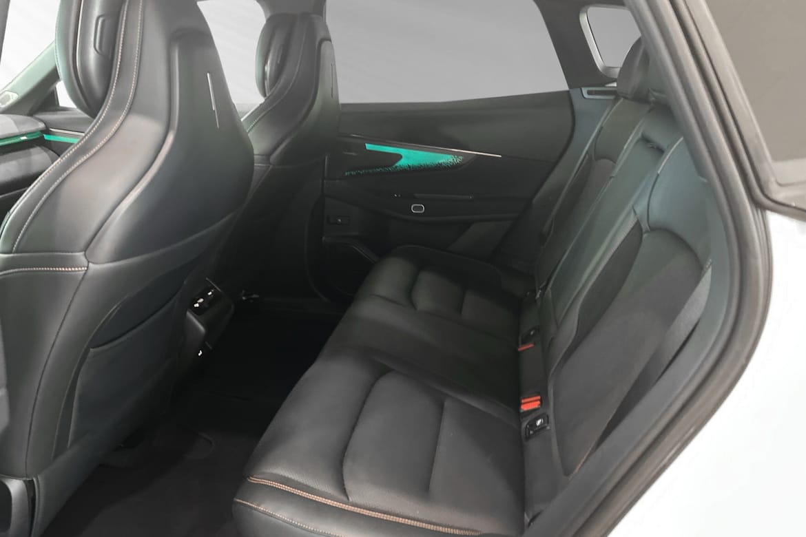 Lynk & Co 08 More PHEV 2025, bild 7/10
