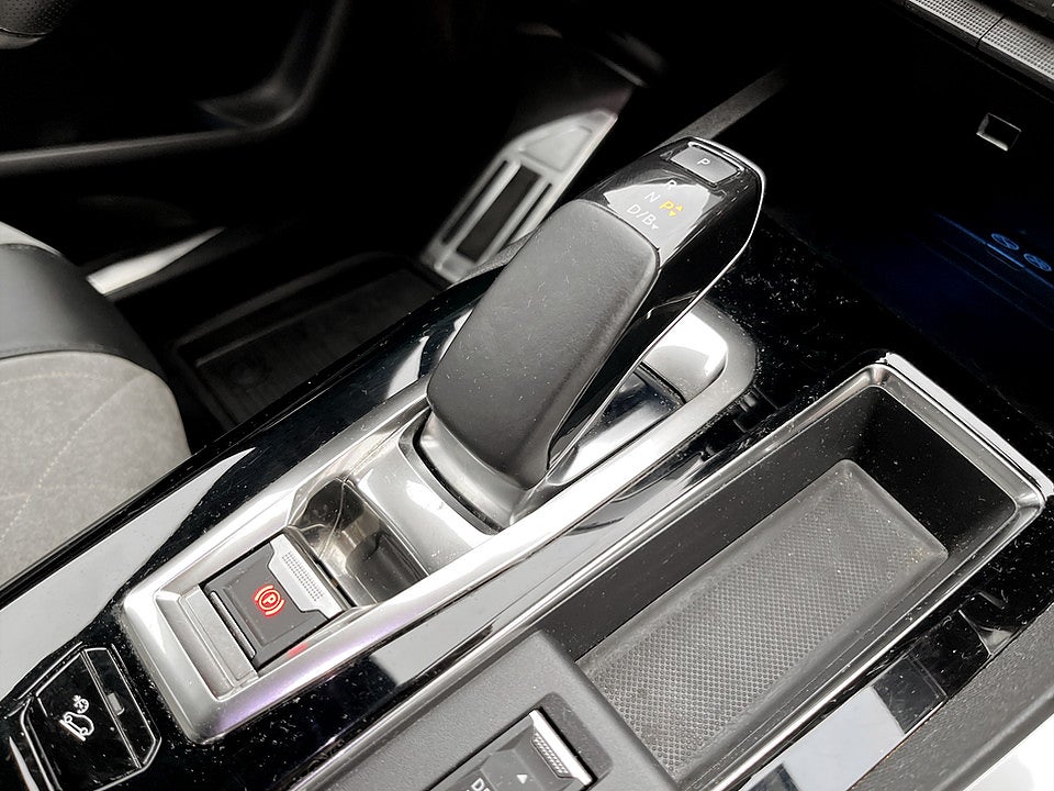 Bild på Peugeot 3008 GT HYBRID4 PHEV 300hk Aut AWD BACKKAMERA